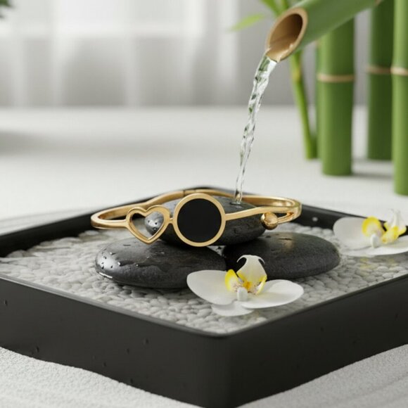 18K Gold Plated Stainless Steel Bangle Bracelet Heart Black Charm Minimalist - Picture 6 of 17